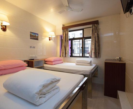 Pay-Less A2 Hotel Хонконг Екстериор снимка
